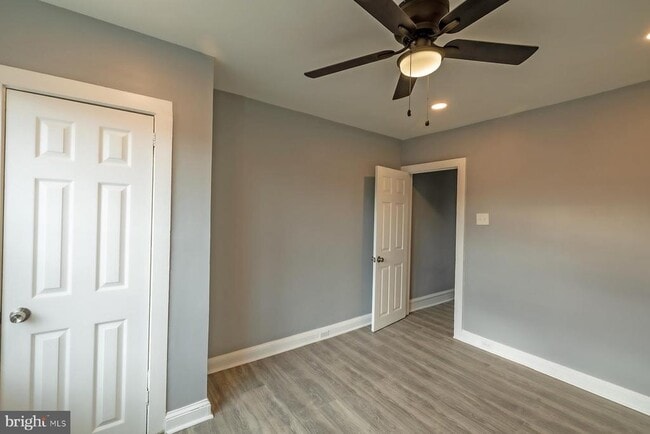 Building Photo - 3104 Stirling St