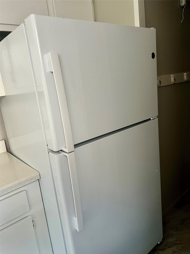 Building Photo - 5001 Lamonte Ln