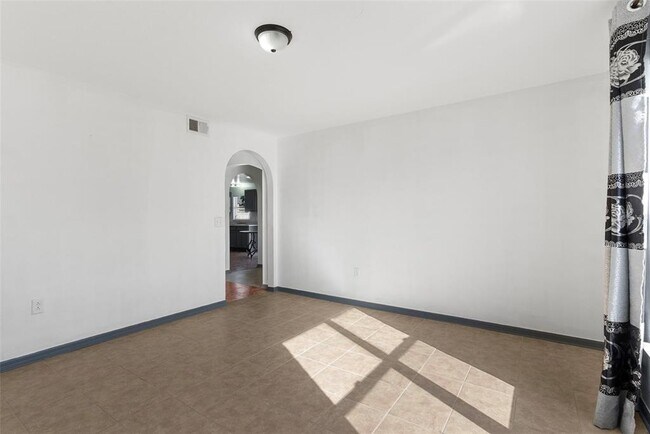 Building Photo - 125 Vista View Ave