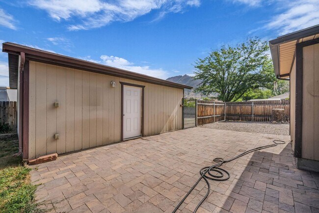 Building Photo - Cottonwood Heights