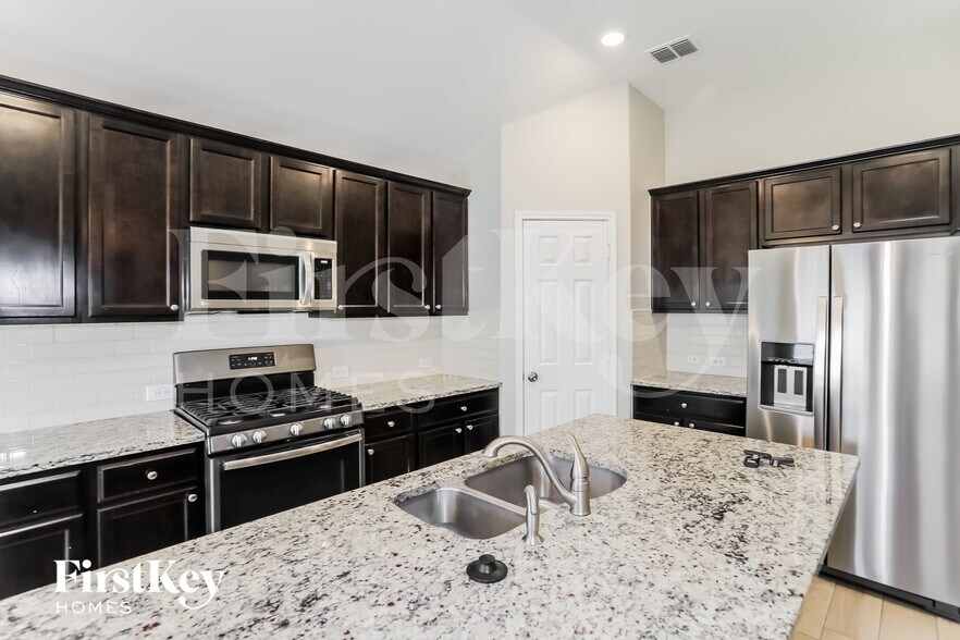 Building Photo - 14541 Serrano Ridge Rd