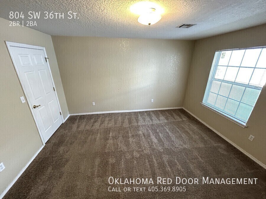 Building Photo - 804 SW 36th St