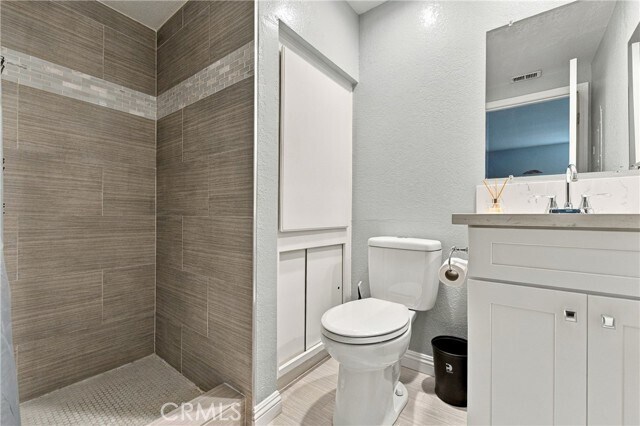 Building Photo - 22719 Lakeway Dr