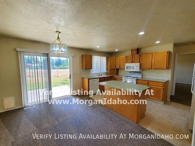 Building Photo - 655 W Waterbury Dr