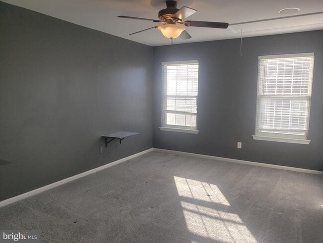 Building Photo - 5002 Essex Ln