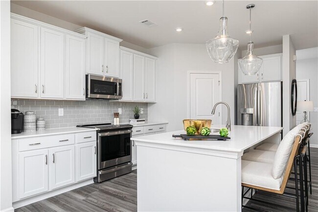 Building Photo - 3085 Cambridge Ml St