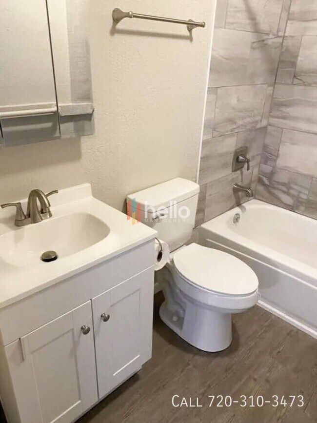 Building Photo - 1431 E Evans Ave