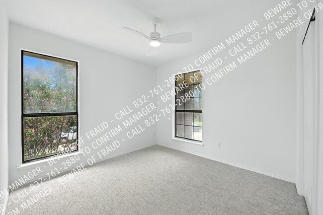 Building Photo - 473 Leisure Ln