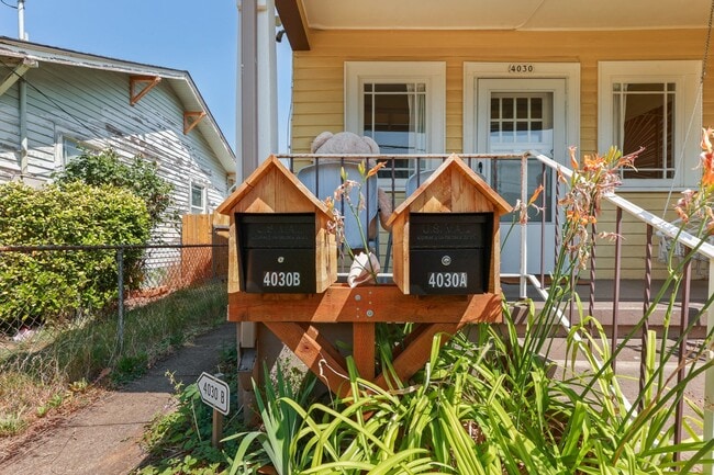 Building Photo - 4030 SE 62nd Ave