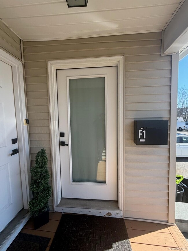 Building Photo - 52 Maple Pl