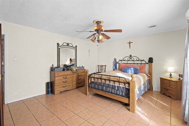 Building Photo - 4123 Yupon Ridge Dr