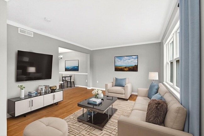 Building Photo - Quiet Retreat, Prime Location!