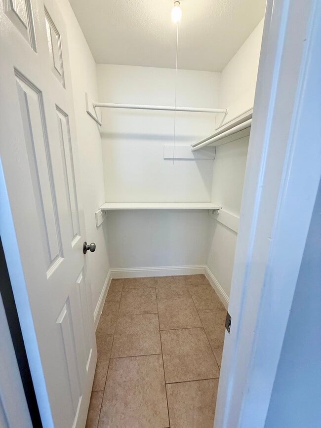 Building Photo - 16730 Frigate Dr
