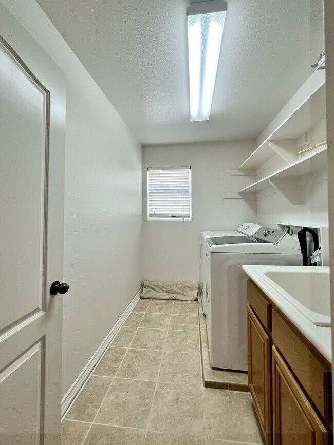 Building Photo - 17346 Sierra Sunrise Ln