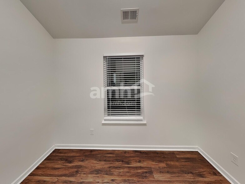 Building Photo - 1386 Key Manor Ln