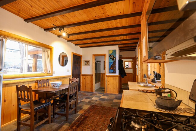 Building Photo - 43615 Wolf Rd