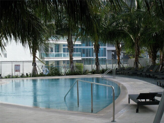 Building Photo - 900 Biscayne Blvd