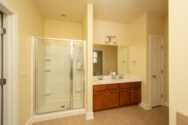 Building Photo - **LUXURIOUS GATED COMMUNITY IN FRANKLIN ZO...