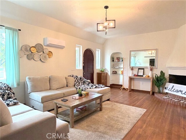 Building Photo - 522 Westminster Ave