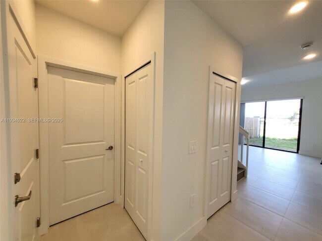 Building Photo - 19011 SW 344th Ter