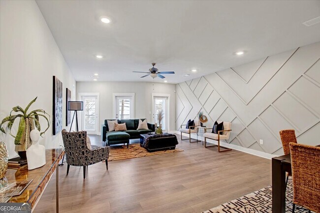 Building Photo - 2030 Main St NW