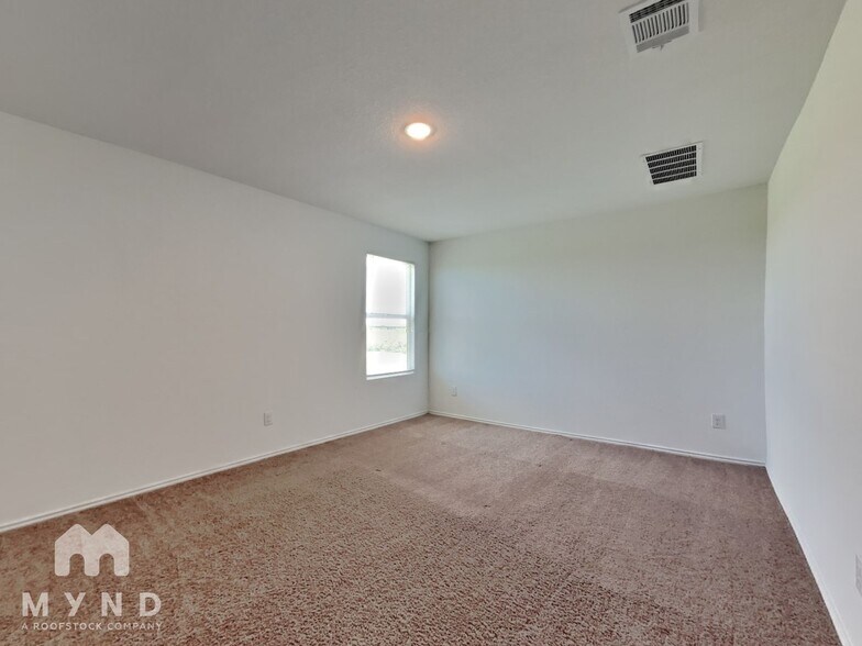 Building Photo - 9007 Lunar Cove