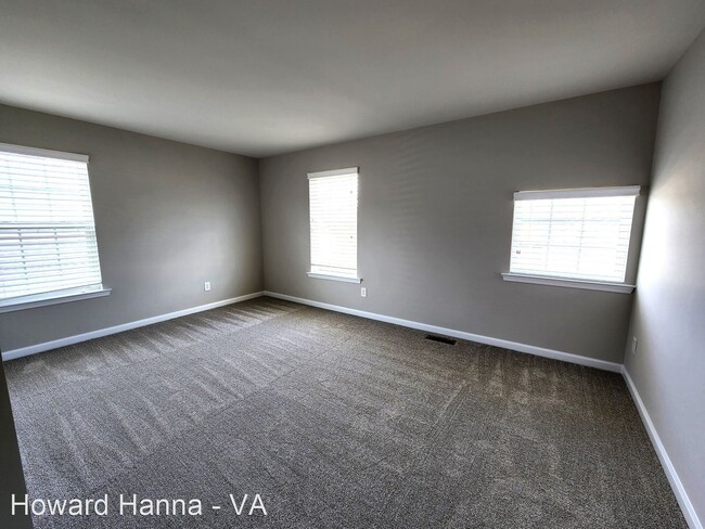 Building Photo - 4 br, 2.5 bath House - 5671 Hogan Bridge D...