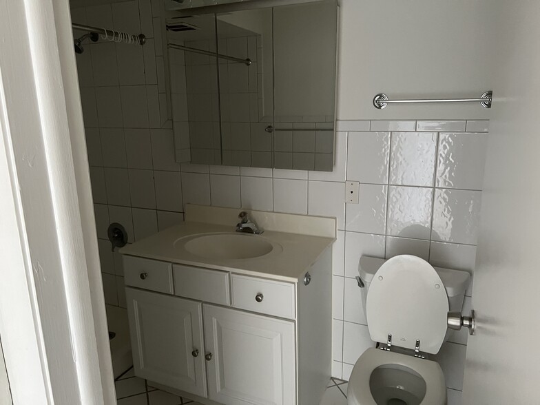 Bathroom - 7234 W North Ave