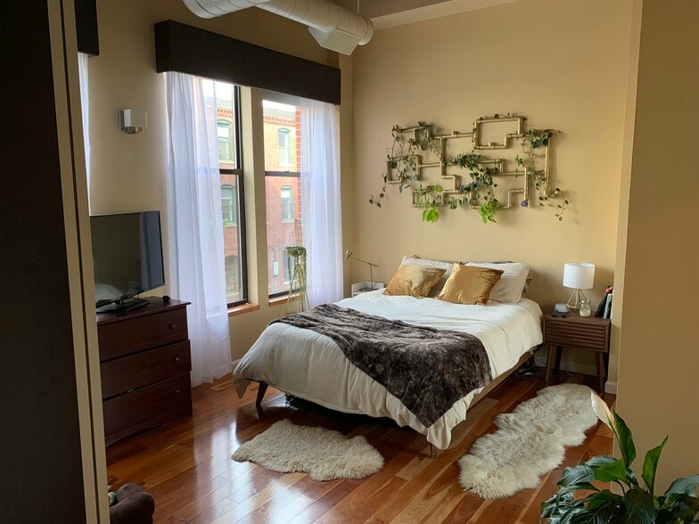 Primary Bedroom - 27 Wareham St