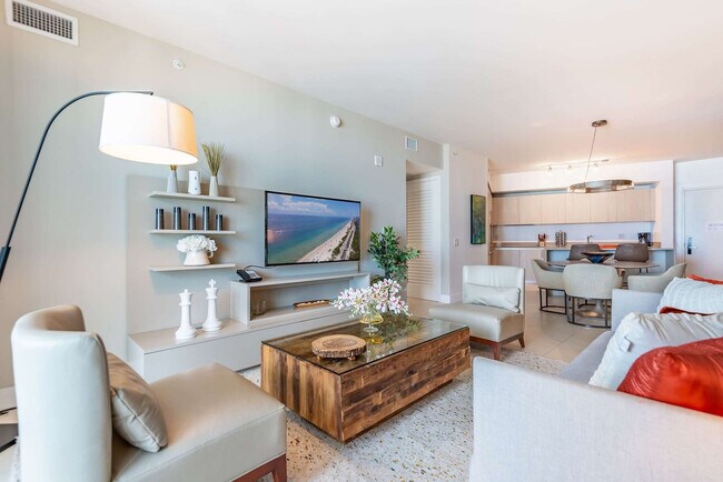 Building Photo - 4111 S Ocean Dr
