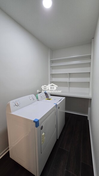 Building Photo - 5229 Rockbridge Dr