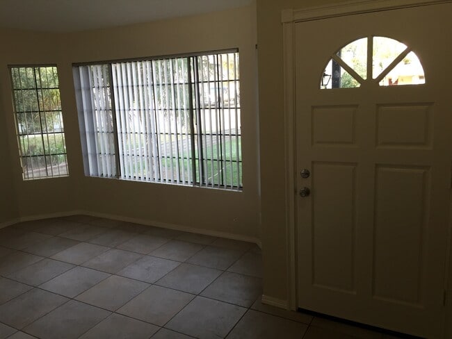 Building Photo - Beautiful 3 bedroom home!
