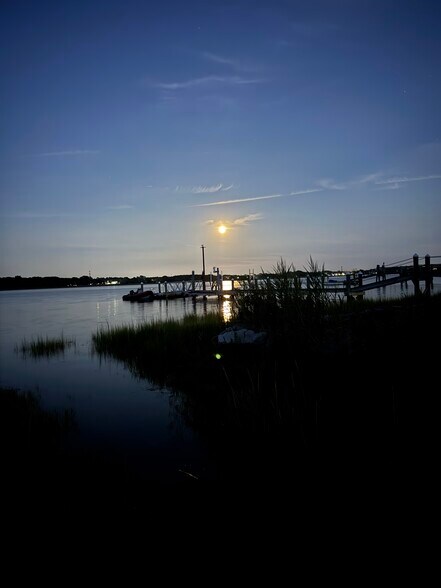 Saltwater River Access on road from apartment - 21 Wallis Ave