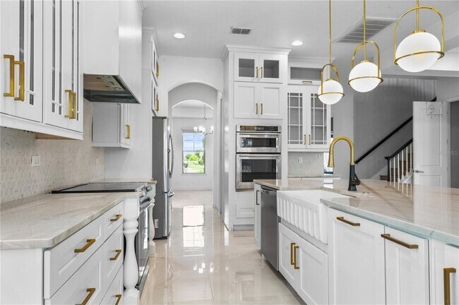 Building Photo - 8394 Lookout Pointe Dr