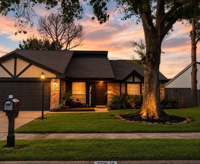 Building Photo - 20010 Fort Bowie Ct