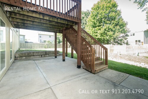 Building Photo - 1819 W Elm Terrace