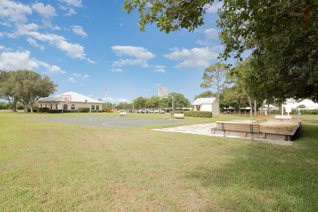 Building Photo - 700 Danes Brook Way