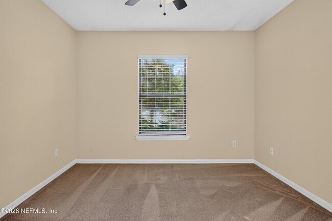 Building Photo - 353 Redwood Ln