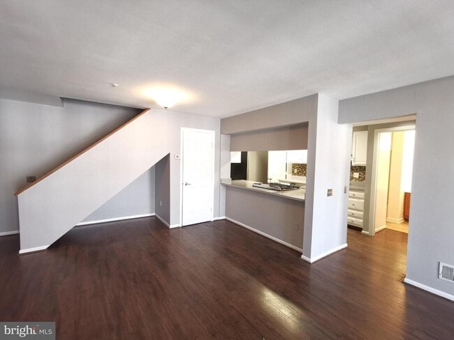 Building Photo - 306 Waters Edge Dr