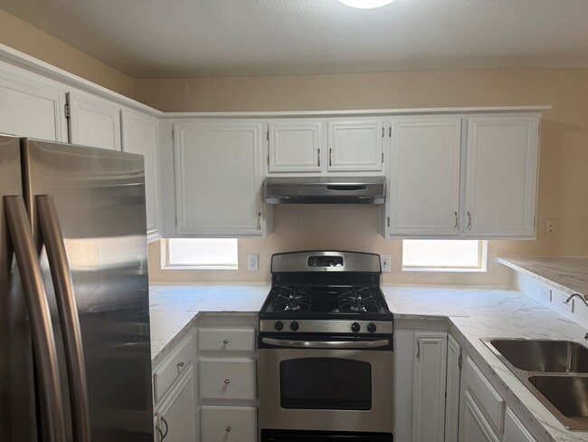 Building Photo - 3 Bed 2.5 bath home; Minutes from the Strip