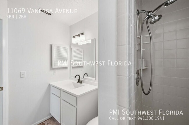 Building Photo - 11069 Vanessa Ave