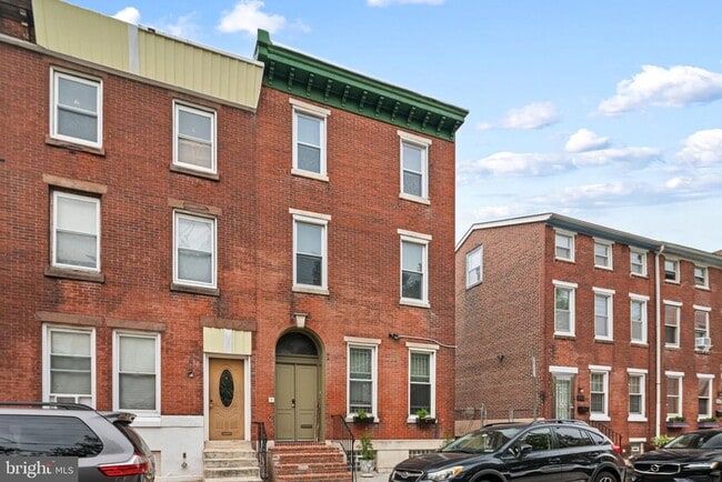 Building Photo - 308 N 39th St