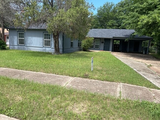 Building Photo - 1111 Jacqueline St