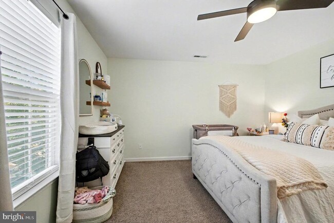 Building Photo - 75 Red Maple Ct