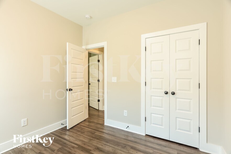 Building Photo - 1397 Woodridge Pl