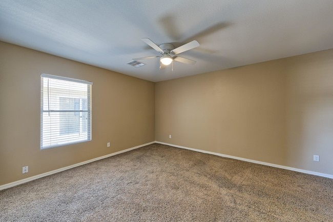 Building Photo - 1601 N 13th Ave