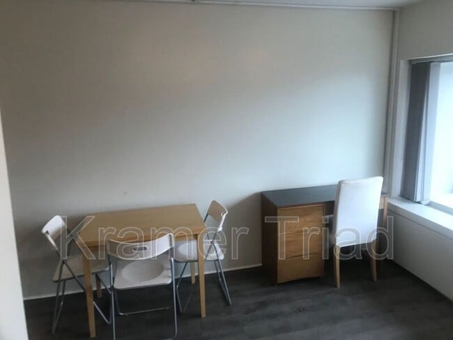 Building Photo - 555 E William St