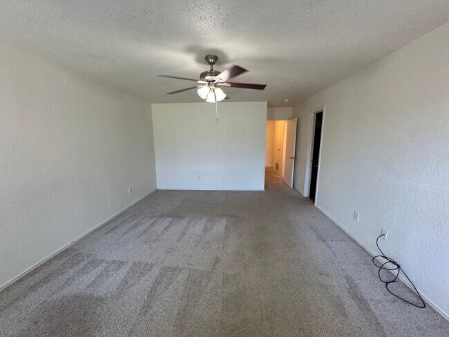 Building Photo - Move in special!! Nice Single Story in Saginaw Area