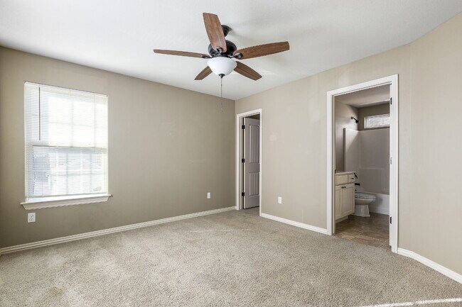 Building Photo - 537 N Keats Dr