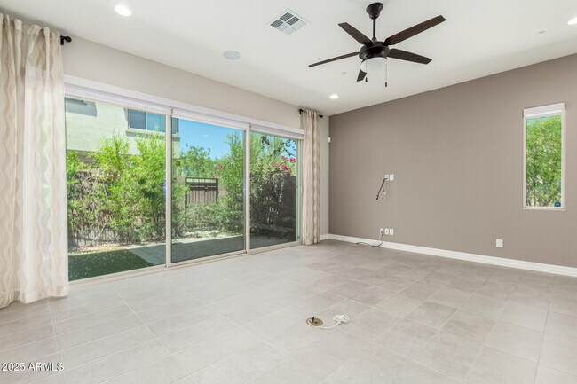 Building Photo - 7508 E Via De Luna Dr
